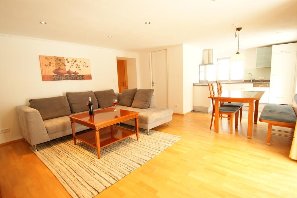 Haus Landbrugg Apartment Lech am Arlberg Ruang foto