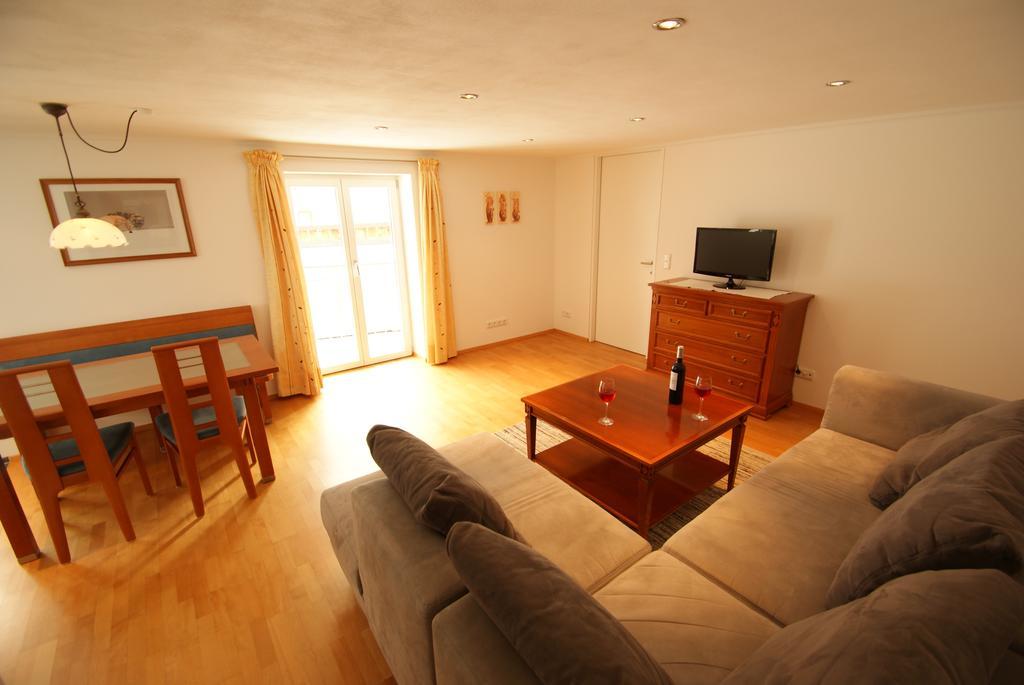 Haus Landbrugg Apartment Lech am Arlberg Ruang foto